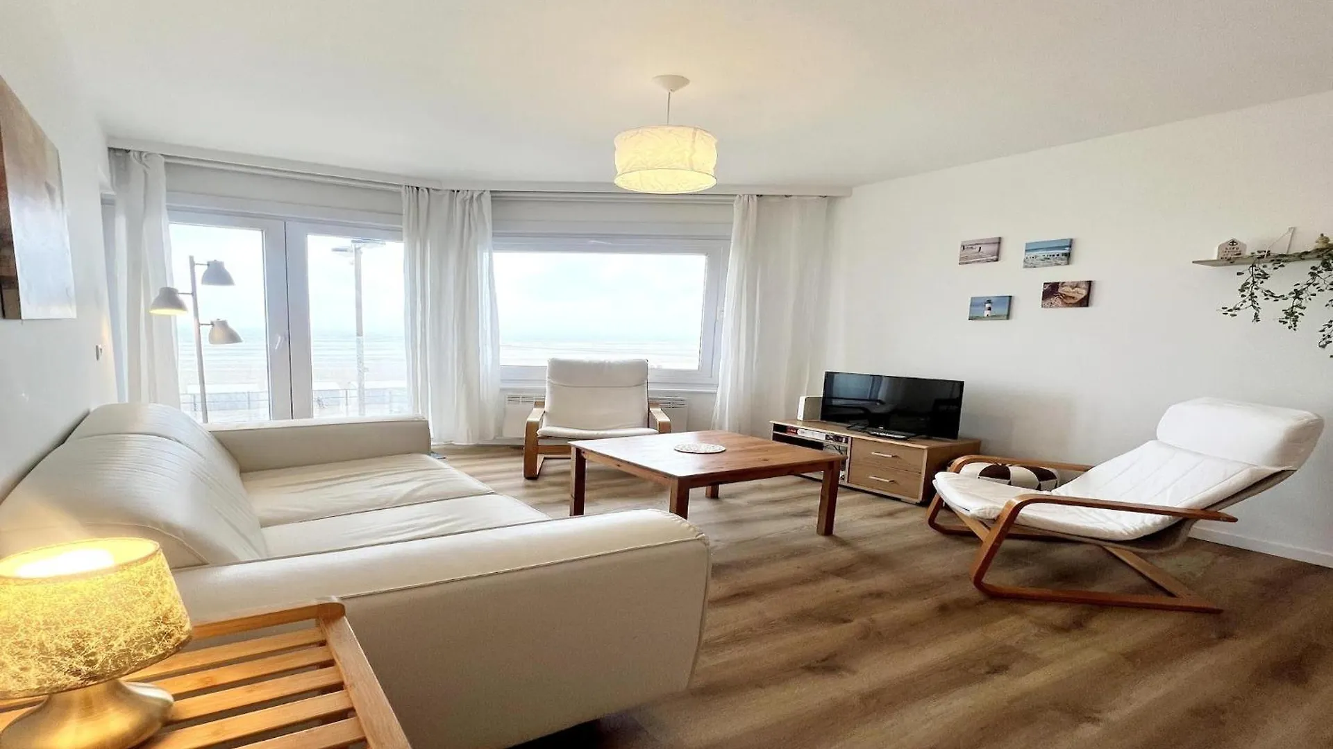Centrally Located Apartment By The Sea Middelkerke